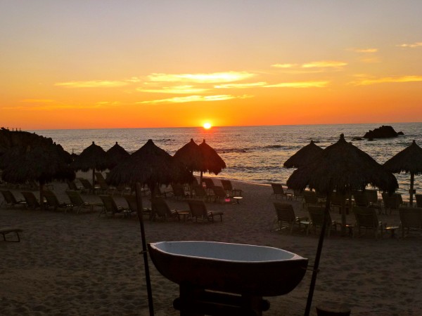 p1000325 A typical evening at the Four Seasons Punta Mita