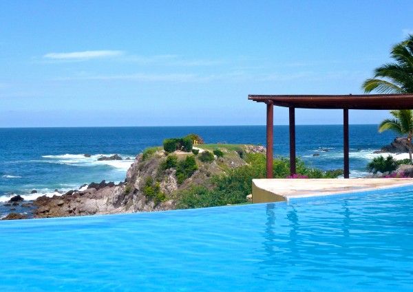 p1000349 Infinity pool at the Four Seasons Punta Mita