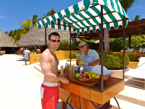 p1000361 Complimentary, gourmet snow cones are served poolside