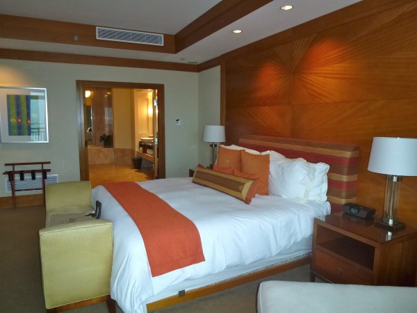 p1000609 Suite decor at The Cove Atlantis
