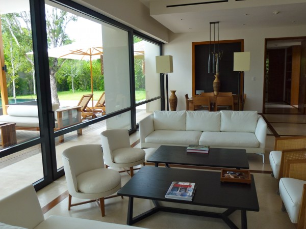 p1010045 Villa interior at Amanyara