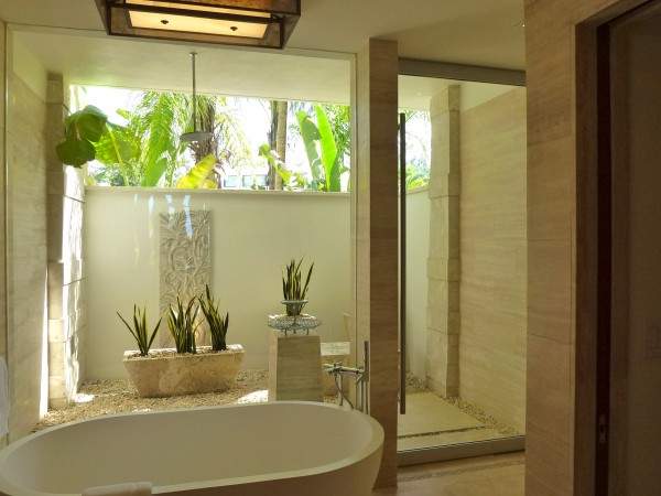 Five star bathroom at Dorado Beach Outdoor shower of Reserve Plunge King