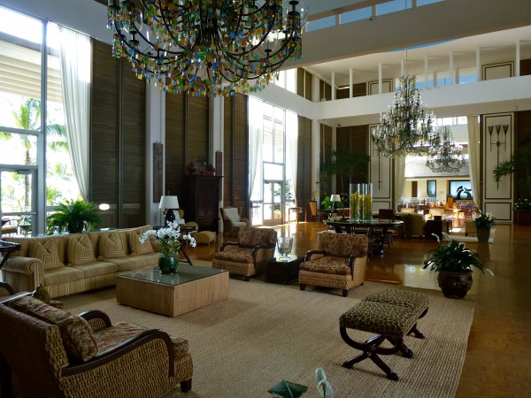 p1010598 The Kahala's lobby